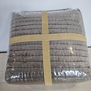 Downeast Home King Cotton Velvet Quilt